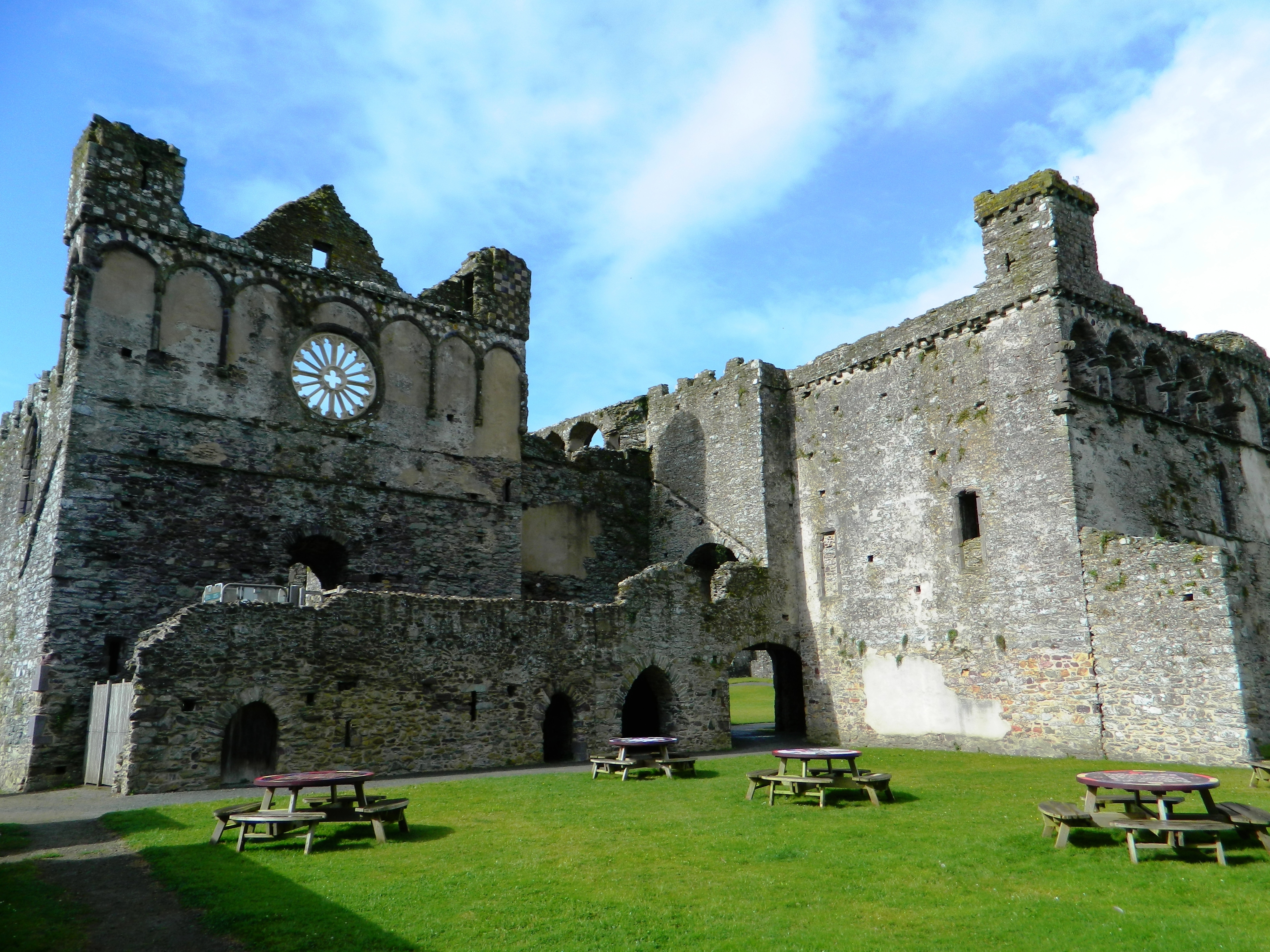 St Davids Bishop Palace | Castle-finders.co.uk